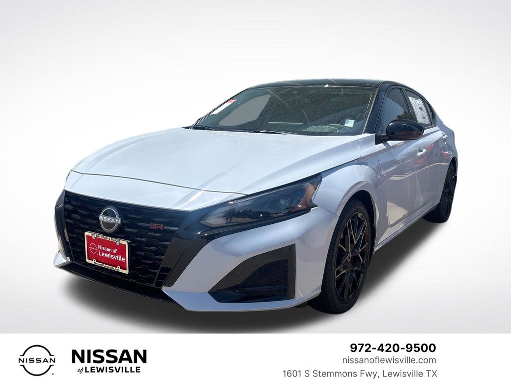 Gray Sky/Super Black 2026 Nissan Altima Sedan Front-Wheel Drive Continuously Variable Transmission