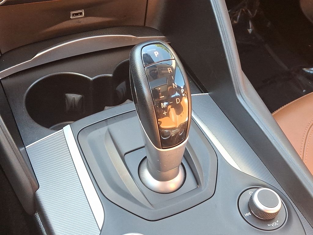Thumbnail: 2019 Alfa Romeo Giulia - 16
