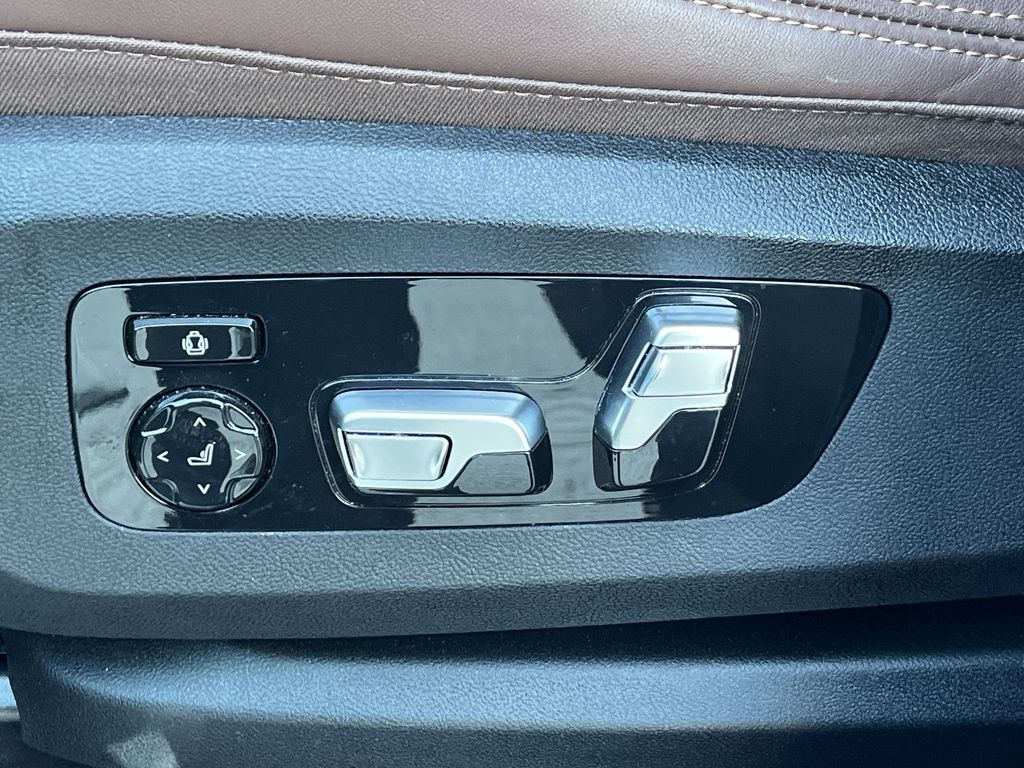 Thumbnail: 2024 BMW X5 - 12