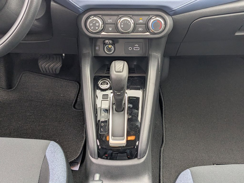 New 2025 Nissan Versa Sedan