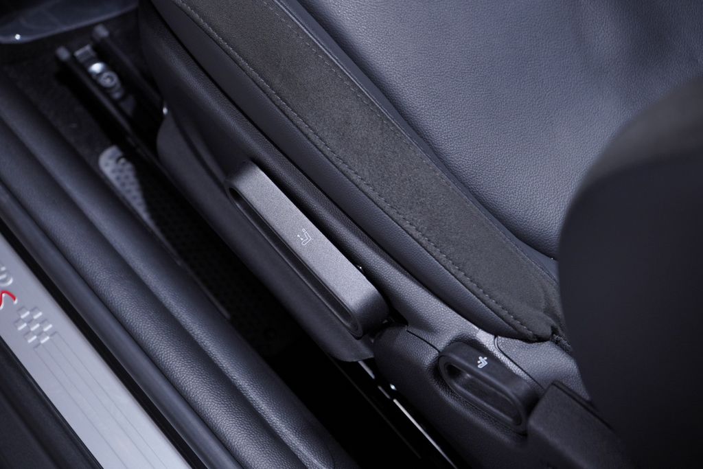 Thumbnail: 2023 MINI Cooper - 17