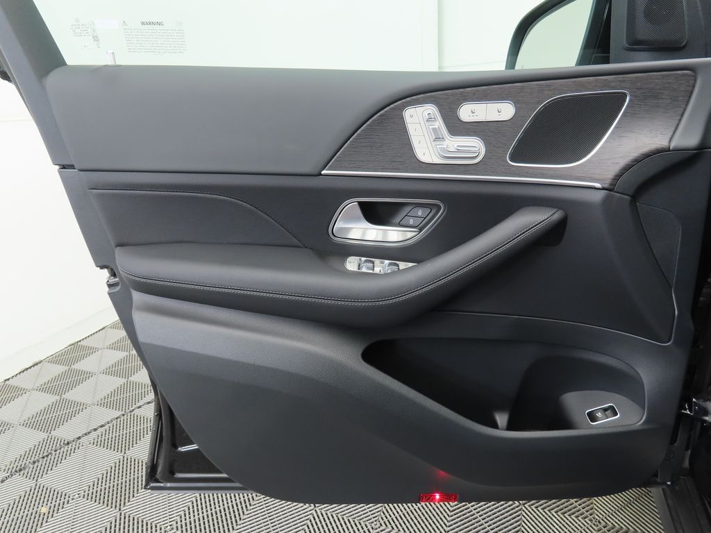 Thumbnail: 2026 Mercedes-Benz GLE - 24