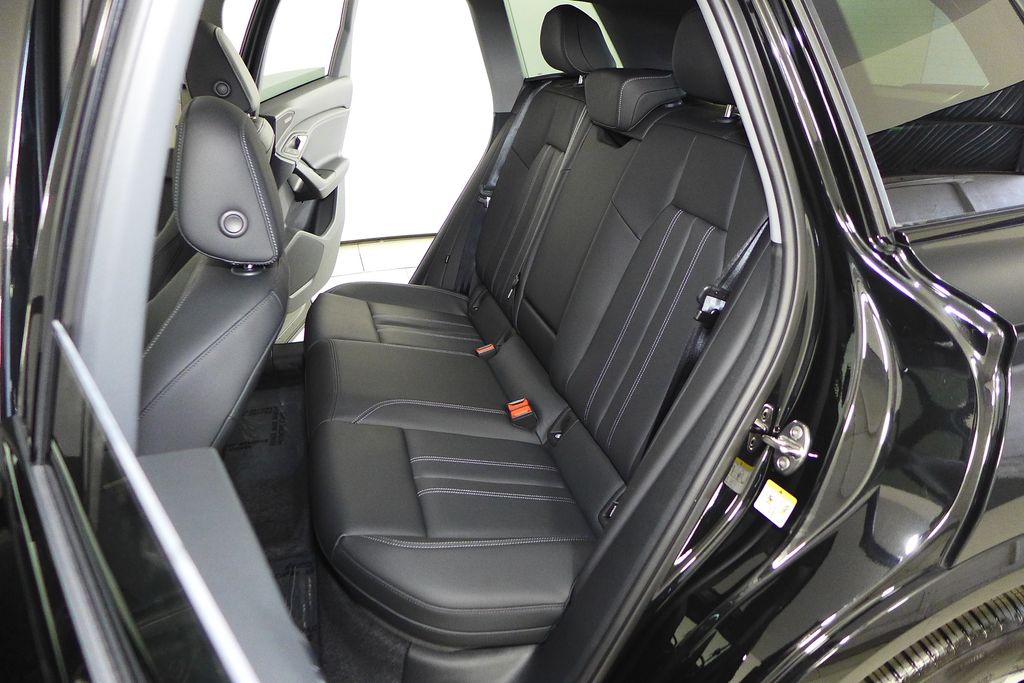 Thumbnail: 2025 Audi Q6 e-tron - 21