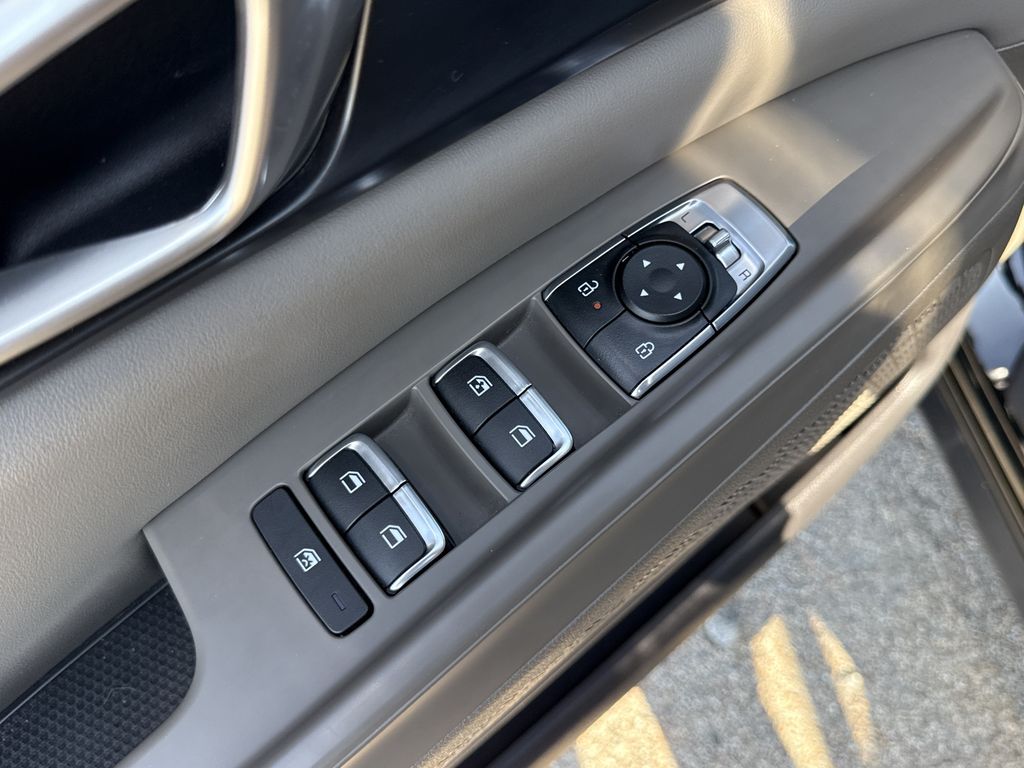 Used 2026 Kia Carnival Van