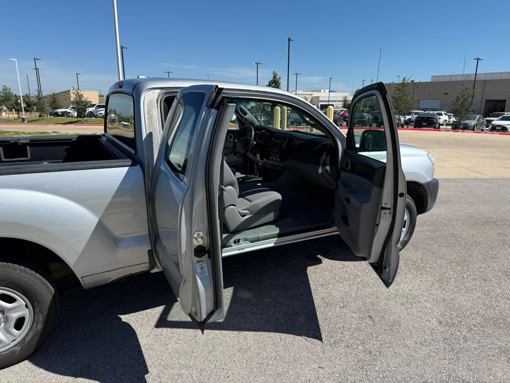Thumbnail: 2009 Toyota Tacoma - 24