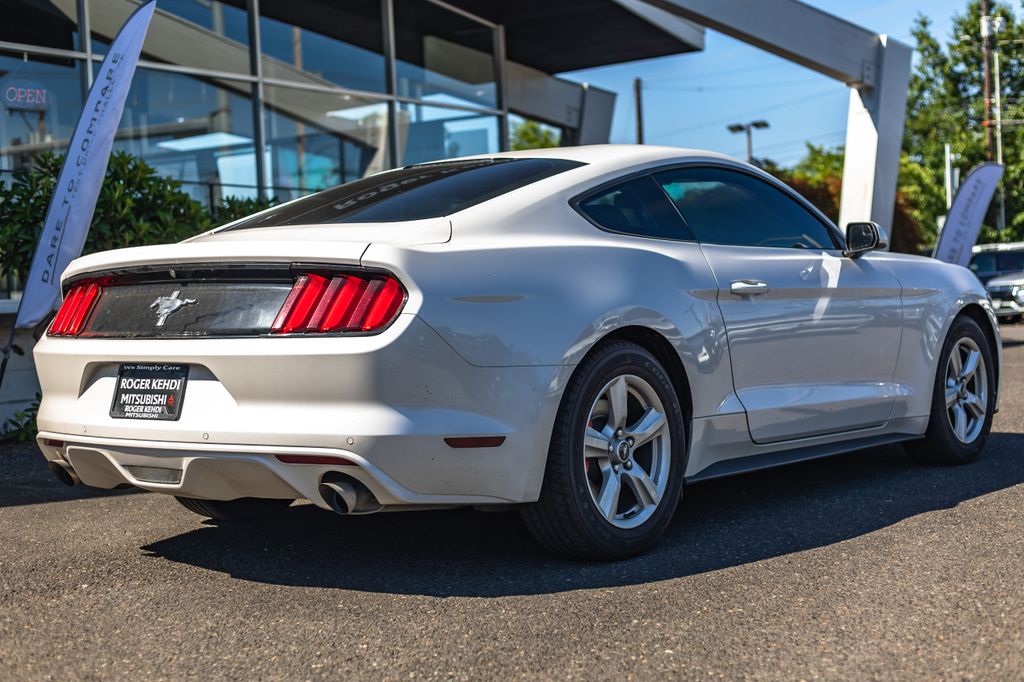 2017 Ford Mustang V6 thumbnail 7