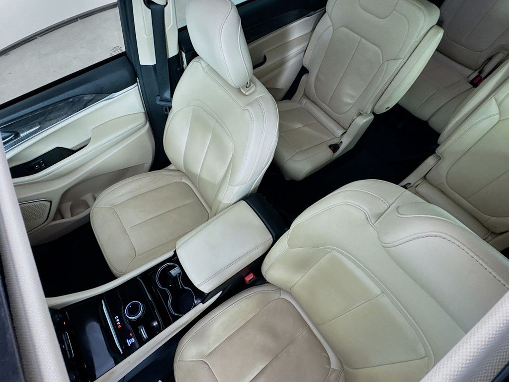 Used Car 2021 Jeep Grand Cherokee L  Limited For Sale Under $25,000 In Austin, Texas