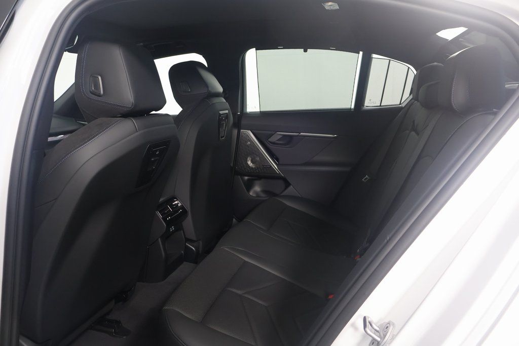 Thumbnail: 2026 BMW 5 Series - 6
