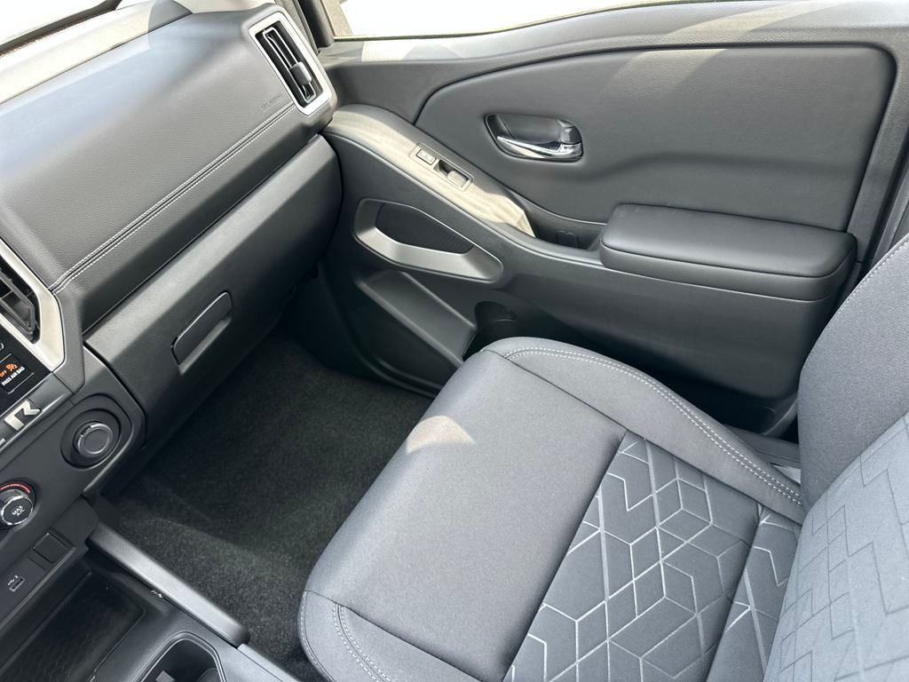 2025 Nissan Frontier SV photo