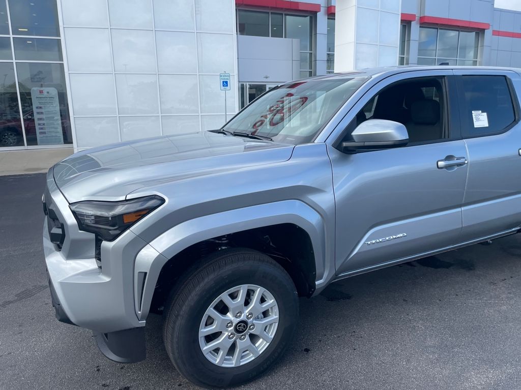 2025 Toyota Tacoma SR5 Double Cab photo 2