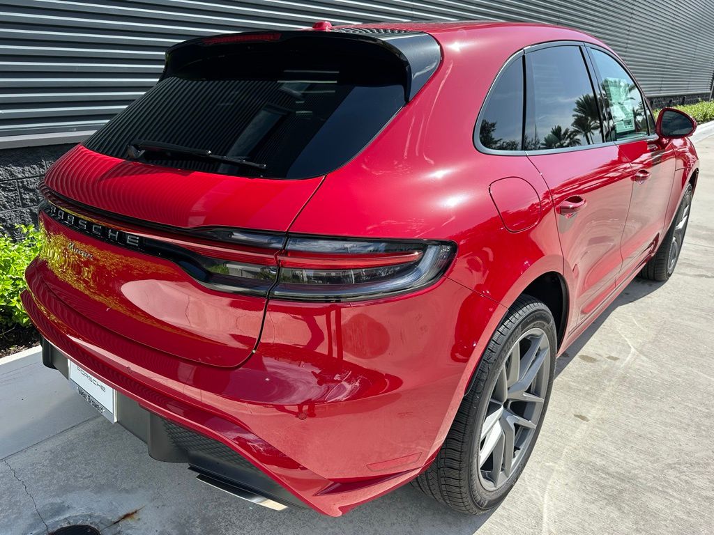 Thumbnail: 2025 Porsche Macan - 9