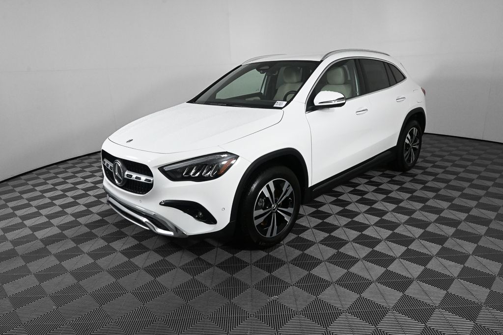 2026 Mercedes-Benz GLA Blanco (Polar White) SUV/Crossover Tracción delantera 8 velocidades Doble cloch