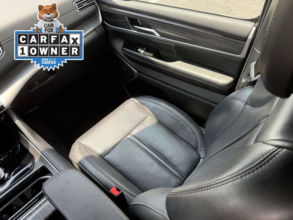 2024 Jeep Wagoneer Series II White at River Oaks CDJR