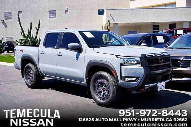 Boulder Gray Pearl 2025 Nissan Frontier Pickup Truck Four-Wheel Drive 9-Speed Automatic Overdrive