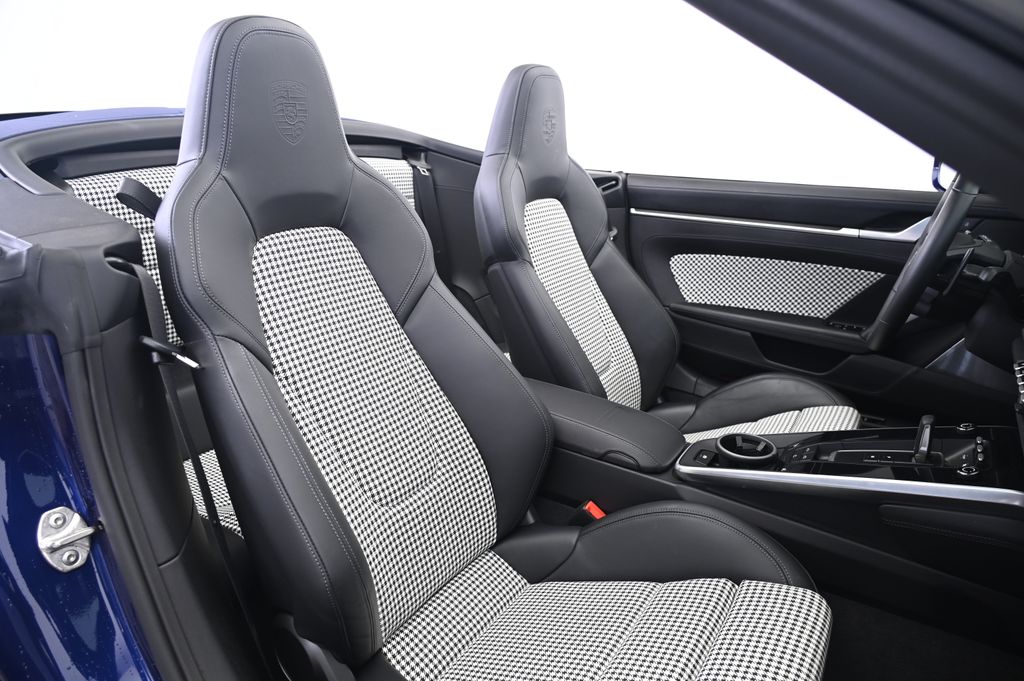 Thumbnail: 2024 Porsche 911 - 20