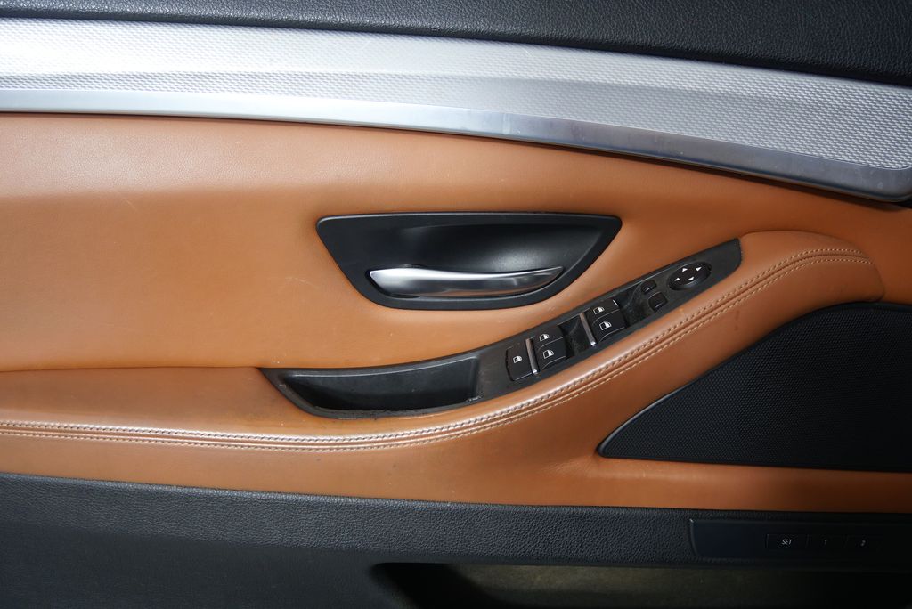 2015 BMW 5 Series 535i 9
