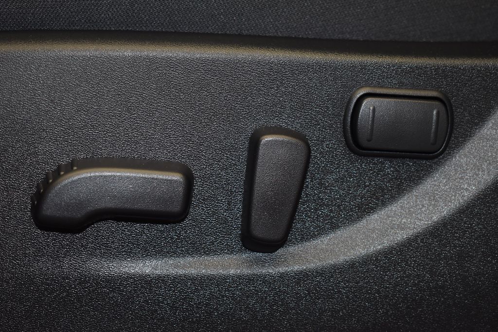 Thumbnail: 2025 Nissan Frontier - 14