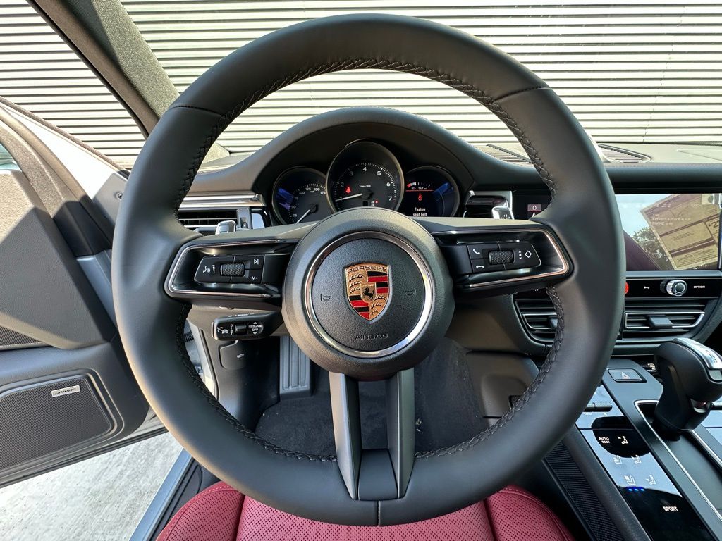 Thumbnail: 2026 Porsche Macan - 16