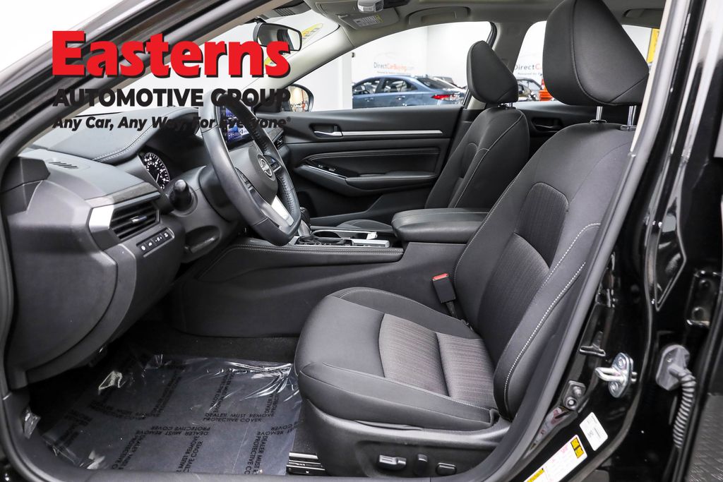 Used 2023 Black Nissan 2.5 SV image 14
