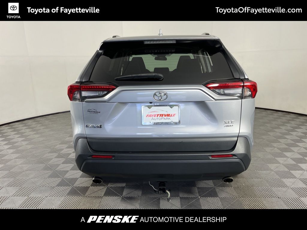 2021 Toyota RAV4 XLE 10