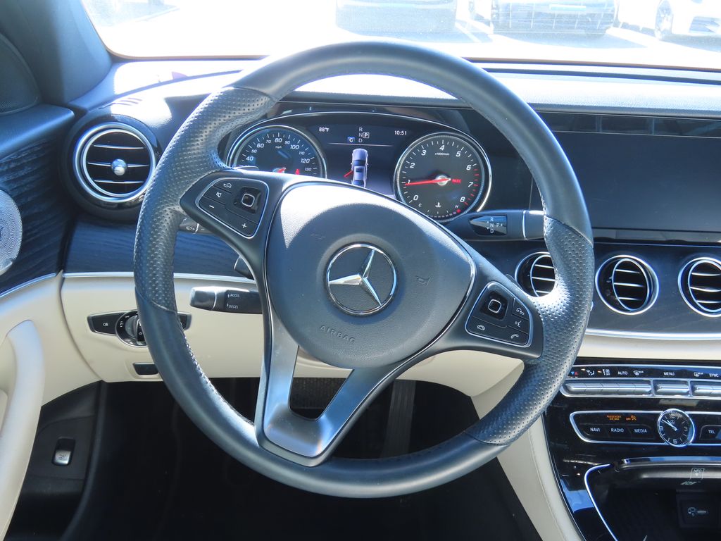 Thumbnail: 2017 Mercedes-Benz E-Class - 6