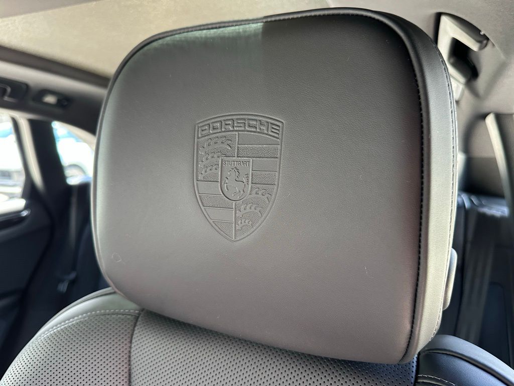 Thumbnail: 2025 Porsche Macan - 18