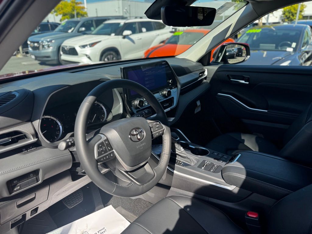 New 2026 Toyota Highlander SUV