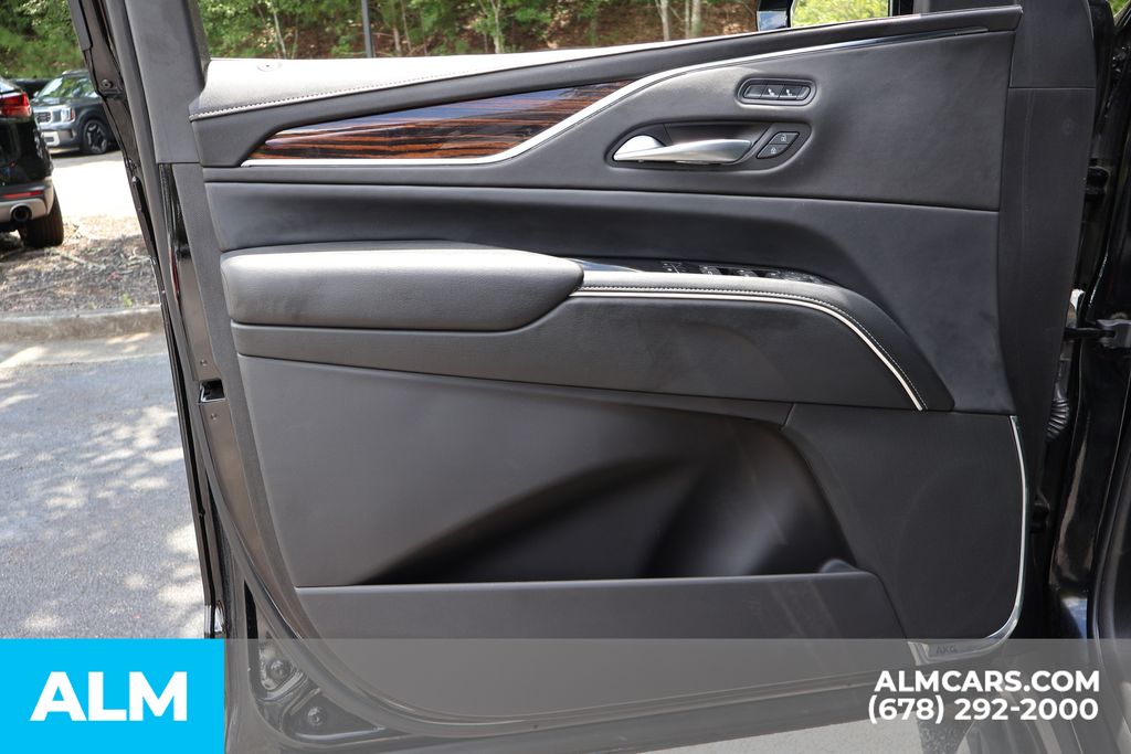 Used 2023 Black Cadillac Luxury image 14