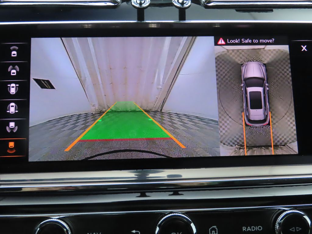 Thumbnail: 2023 Bentley Bentayga - 16