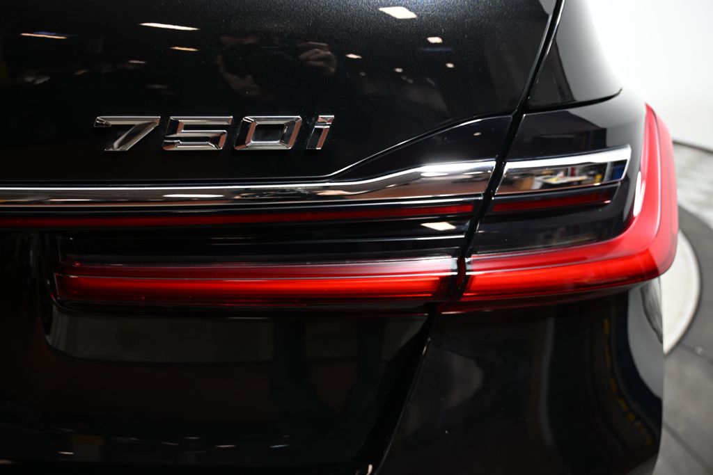 Thumbnail: 2020 BMW 7 Series - 10