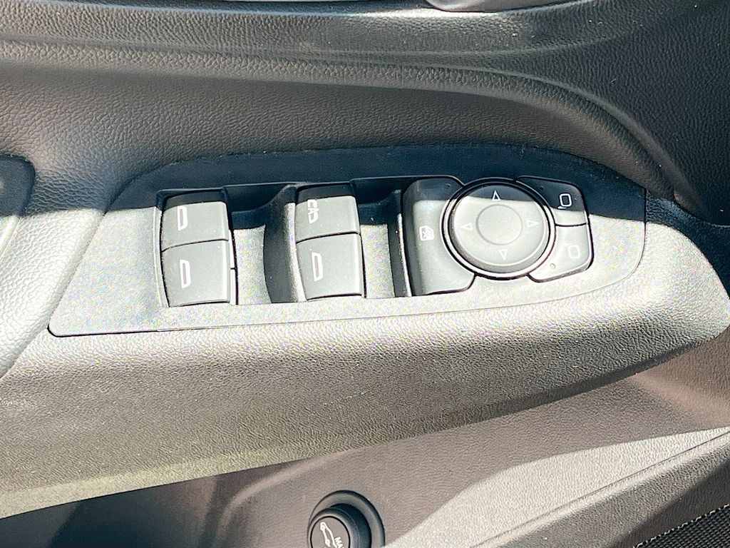 Used 2020 Silver Chevrolet LT image 17