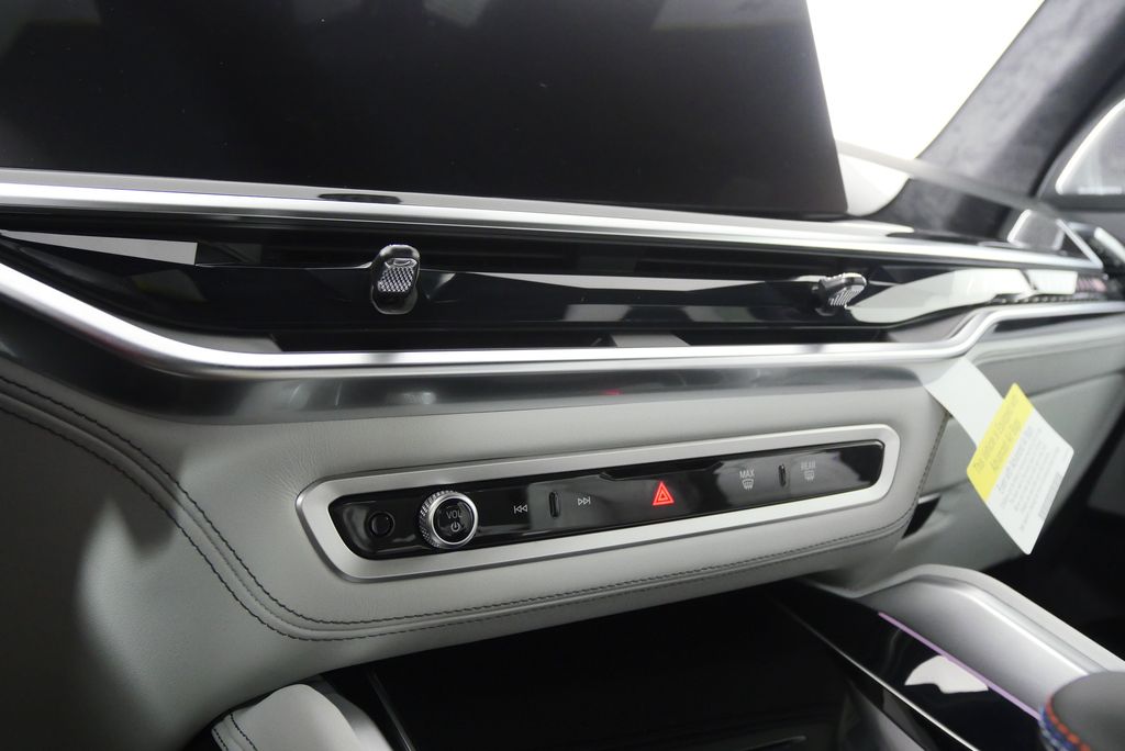 Thumbnail: 2026 BMW X5 - 23