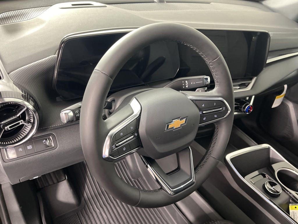 Thumbnail: 2026 Chevrolet Equinox - 23