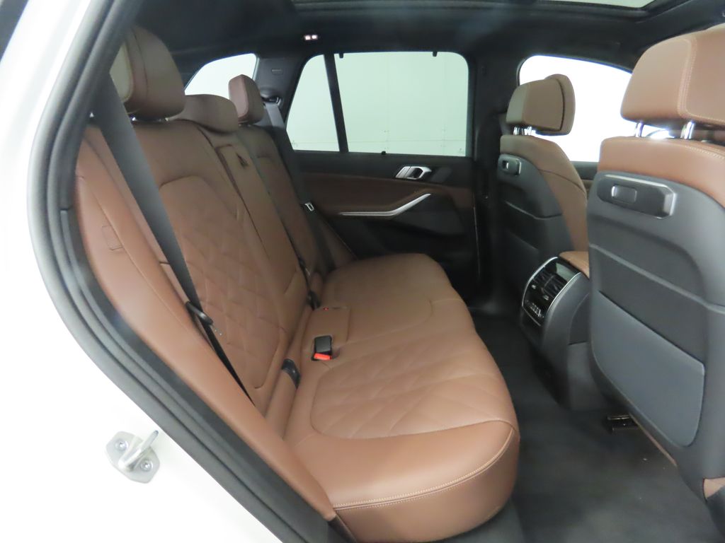 Thumbnail: 2026 BMW X5 - 23