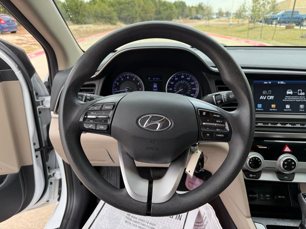 Thumbnail: 2019 Hyundai Elantra - 15