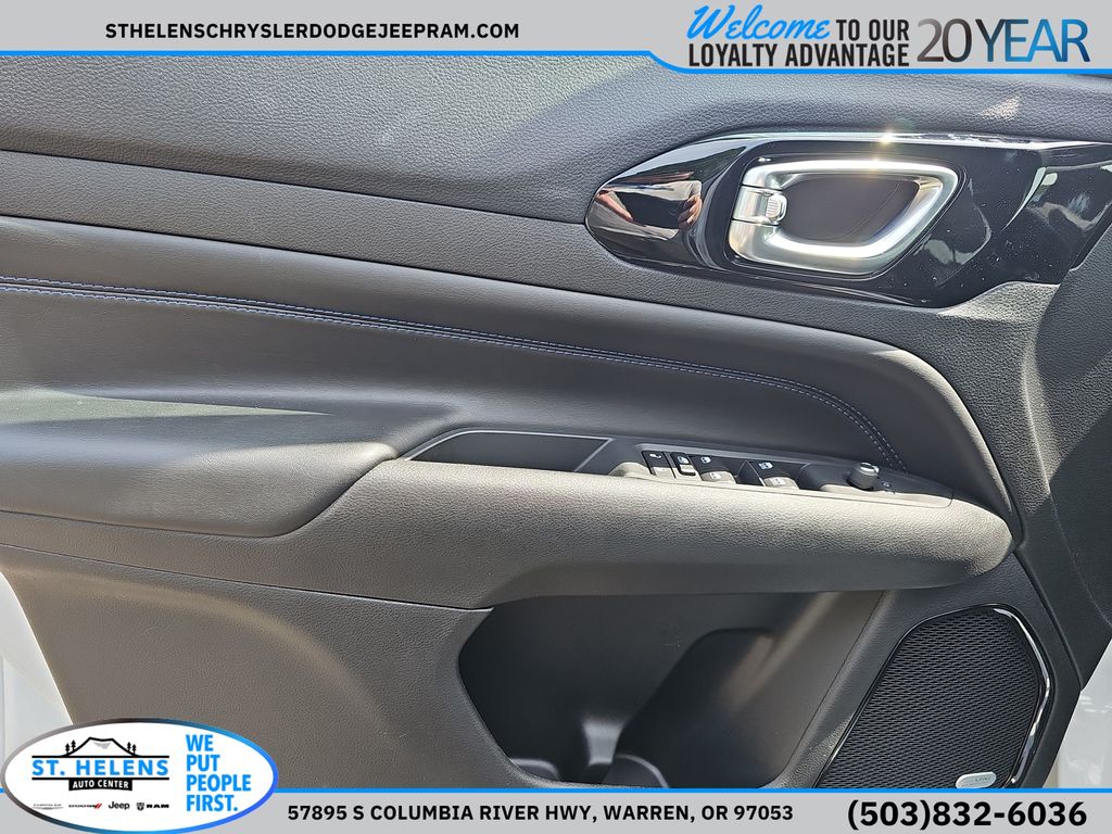 2025 Jeep Compass Limited - Photo 18