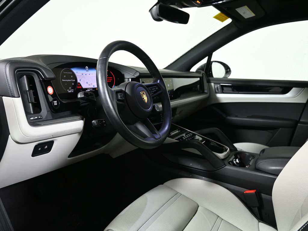 Thumbnail: 2024 Porsche Cayenne - 4