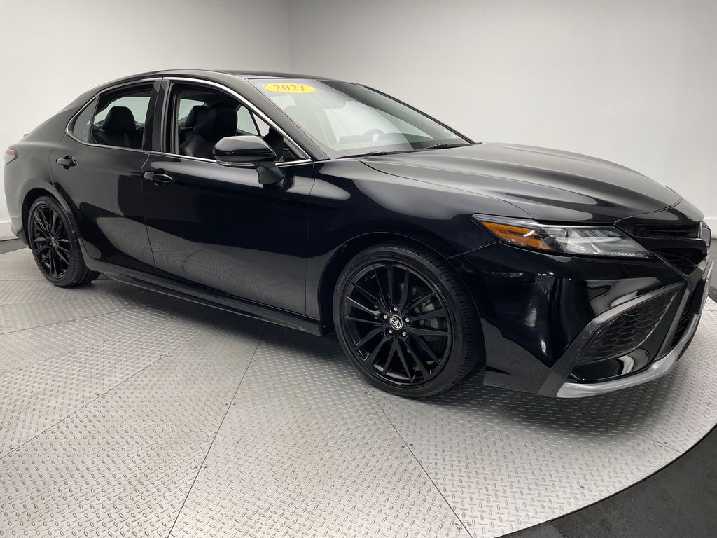 2021 Toyota Camry XSE 3