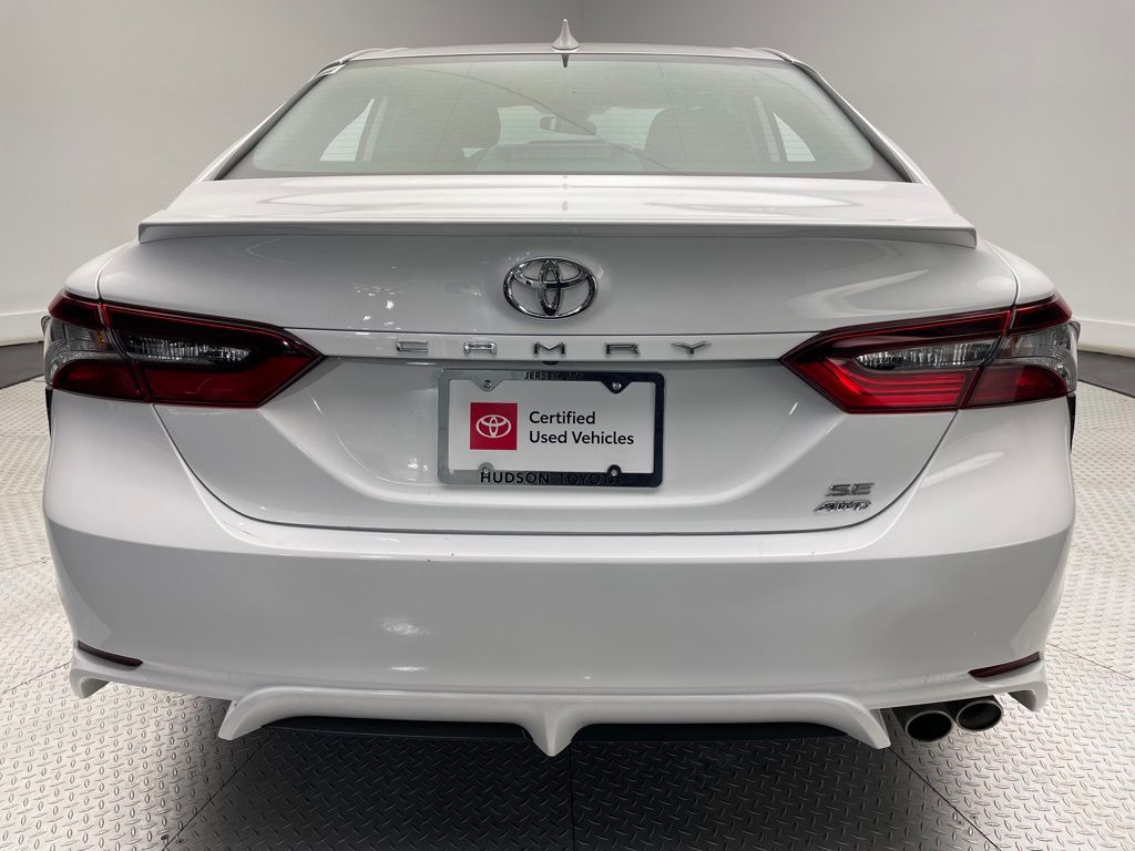 2022 Toyota Camry SE 6