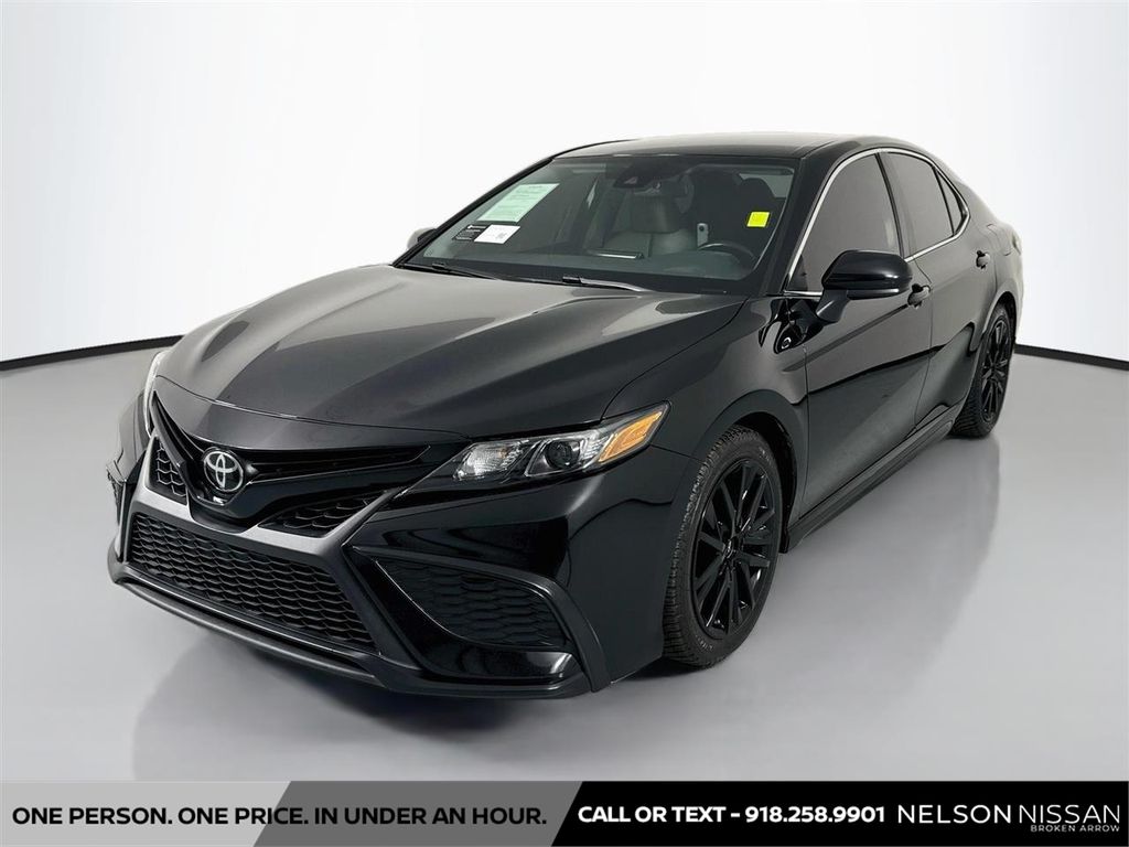 2021 Toyota Camry SE FWD