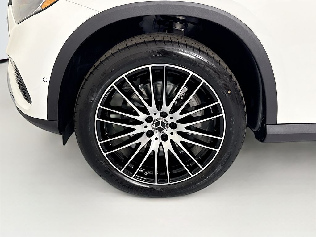 Thumbnail: 2026 Mercedes-Benz GLC - 30