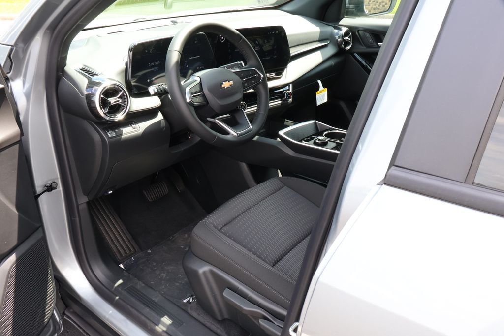 Thumbnail: 2026 Chevrolet Equinox - 13