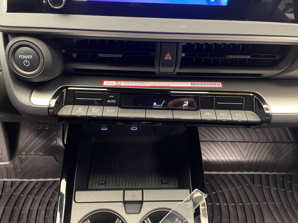 2024 Toyota Prius LE 26