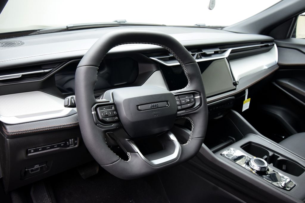 new 2026 Jeep Cherokee car, priced at $43,585