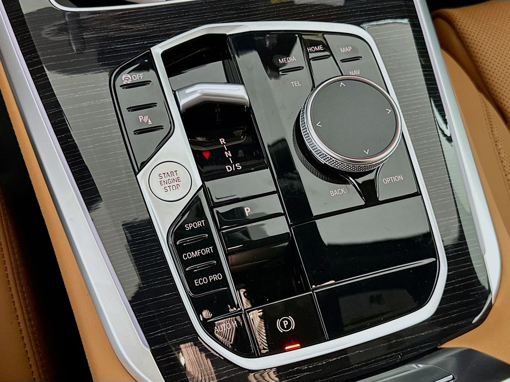 Thumbnail: 2026 BMW X5 - 15