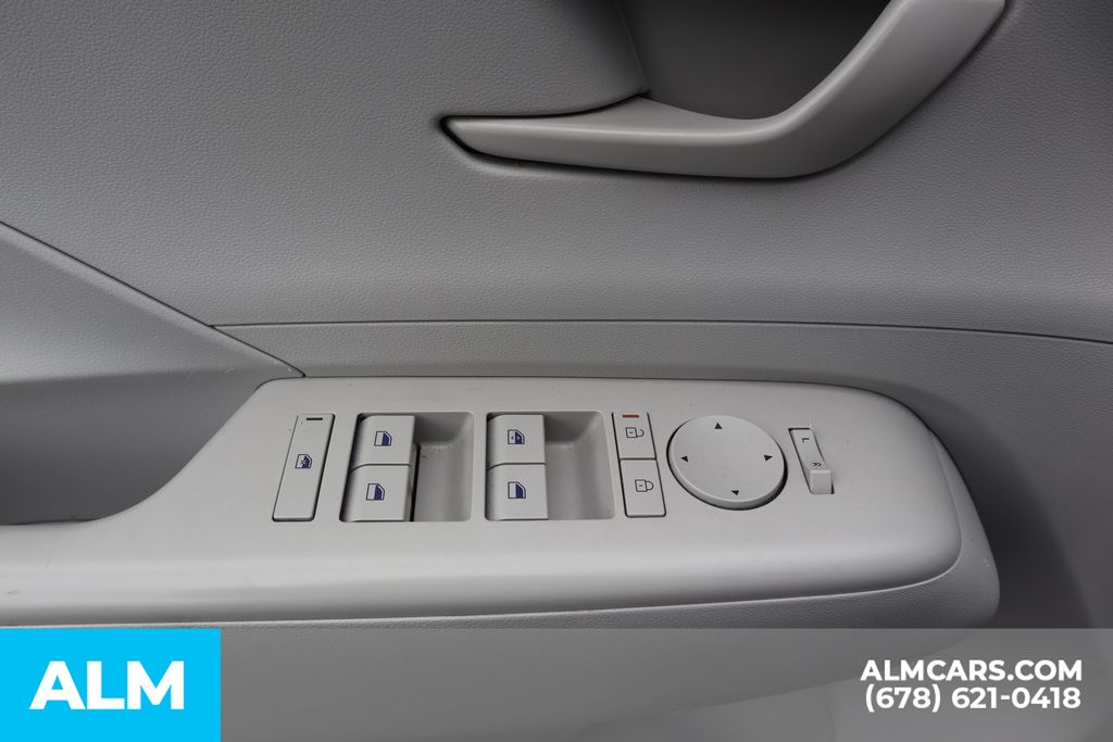 2024 Hyundai Kona SEL photo 14