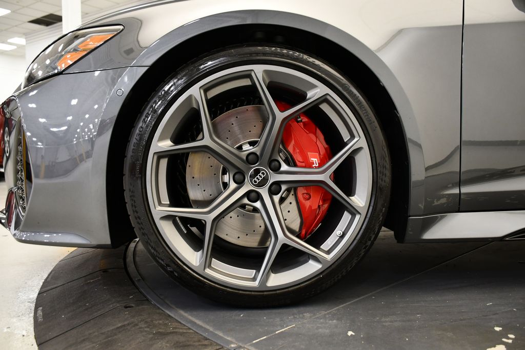 Thumbnail: 2026 Audi RS 6 - 12