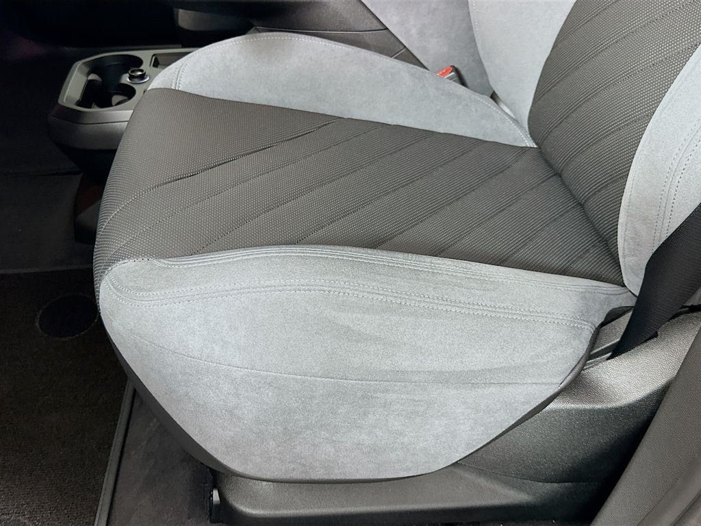 Thumbnail: 2026 BMW iX - 21