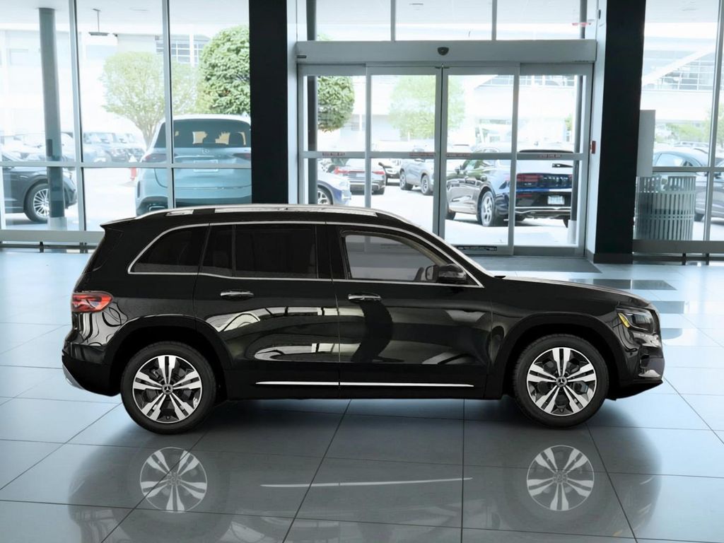 Thumbnail: 2026 Mercedes-Benz GLB - 2