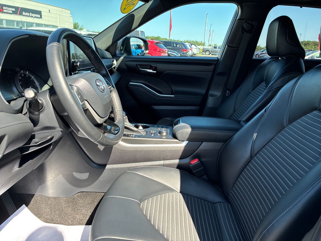 2023 Toyota Highlander XSE - 9